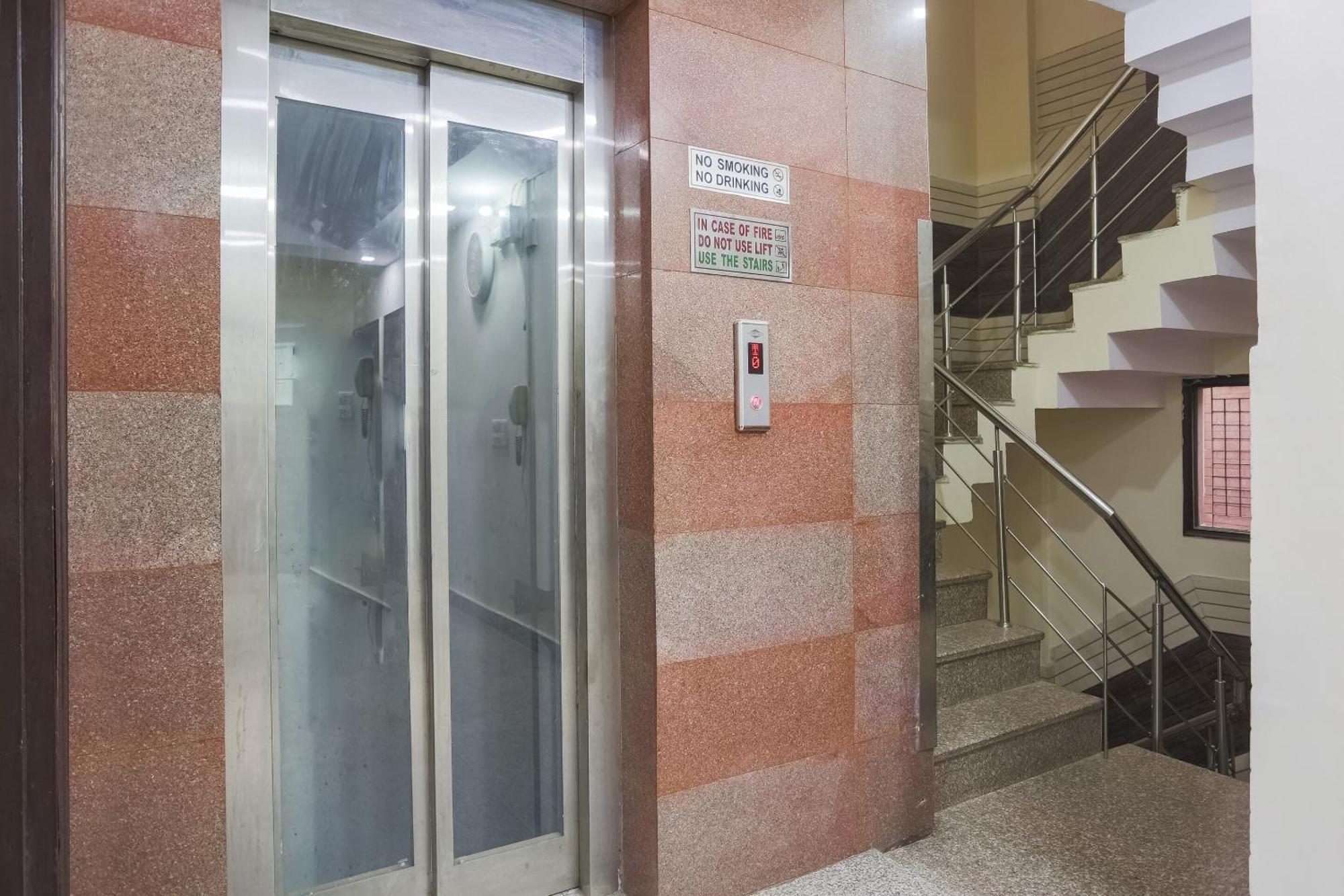 Hotel O Green High Nowe Delhi Zewnętrze zdjęcie